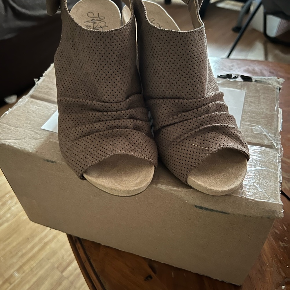 Selling my life stride very comfortable